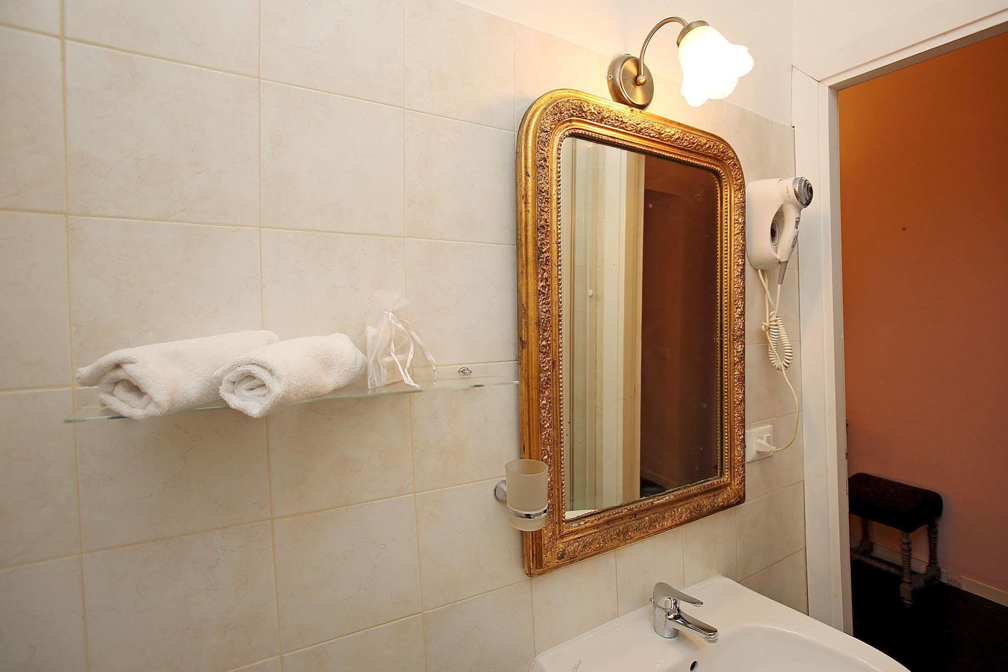 Amica Roma Guest House Ngoại thất bức ảnh